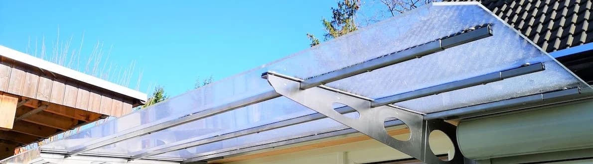 Hochwertiges Vordach aus Acrylglas selber bauen