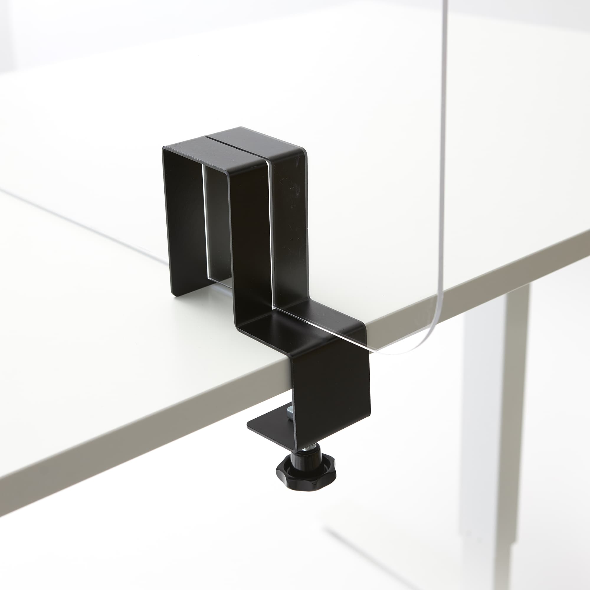 Acrylglas Halterung auf dem Tisch